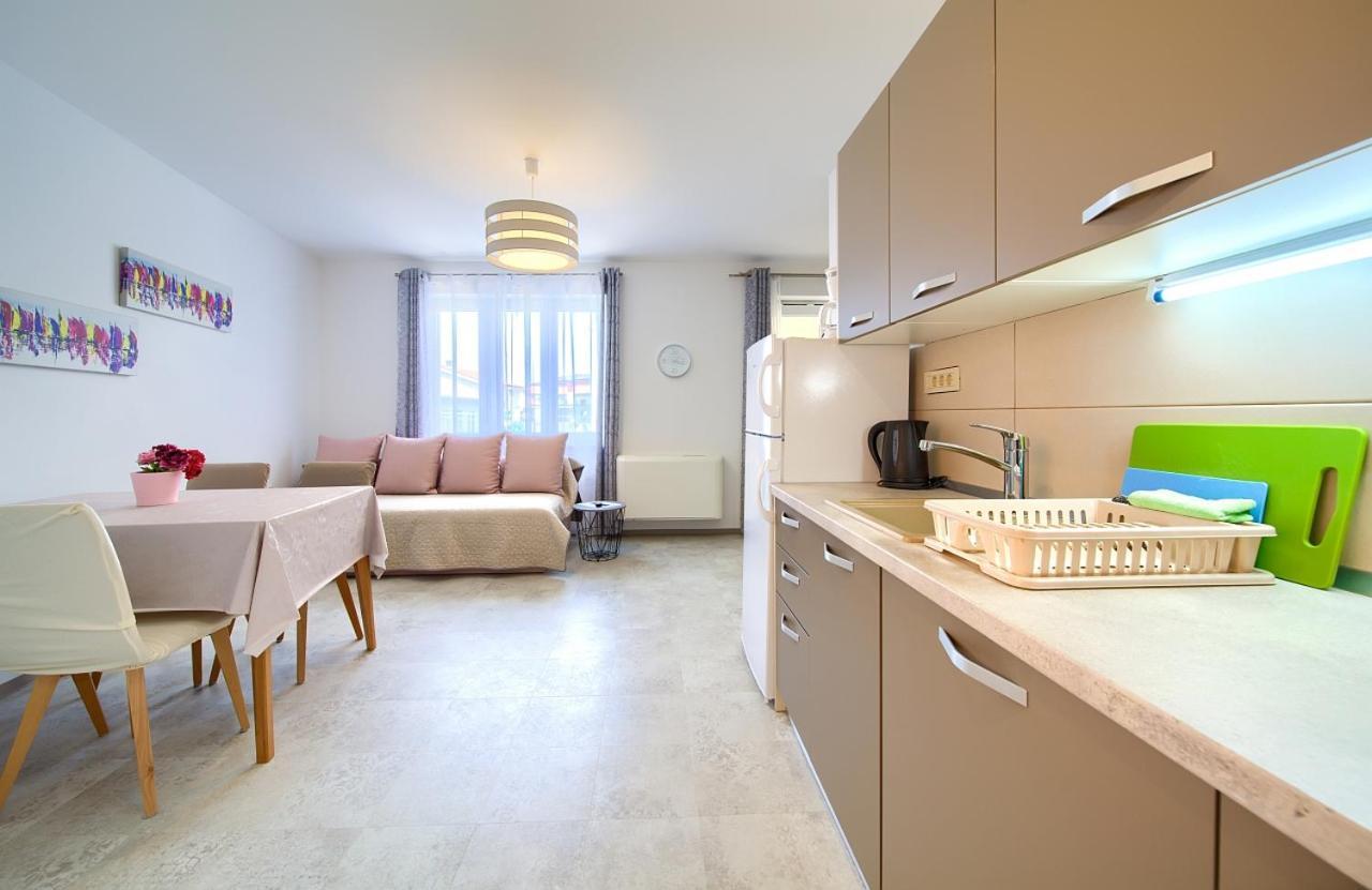 Apartmani Dal Malinska Ngoại thất bức ảnh