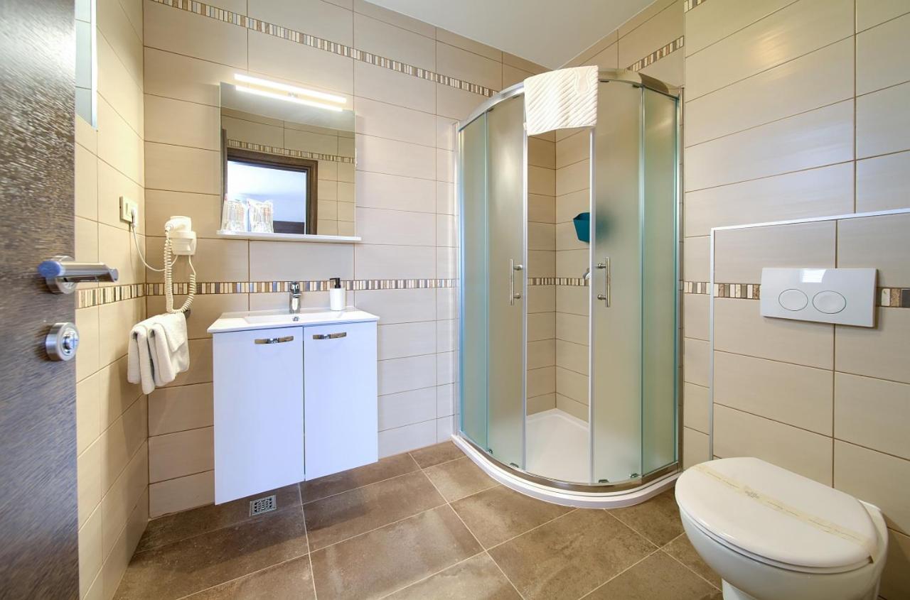 Apartmani Dal Malinska Ngoại thất bức ảnh