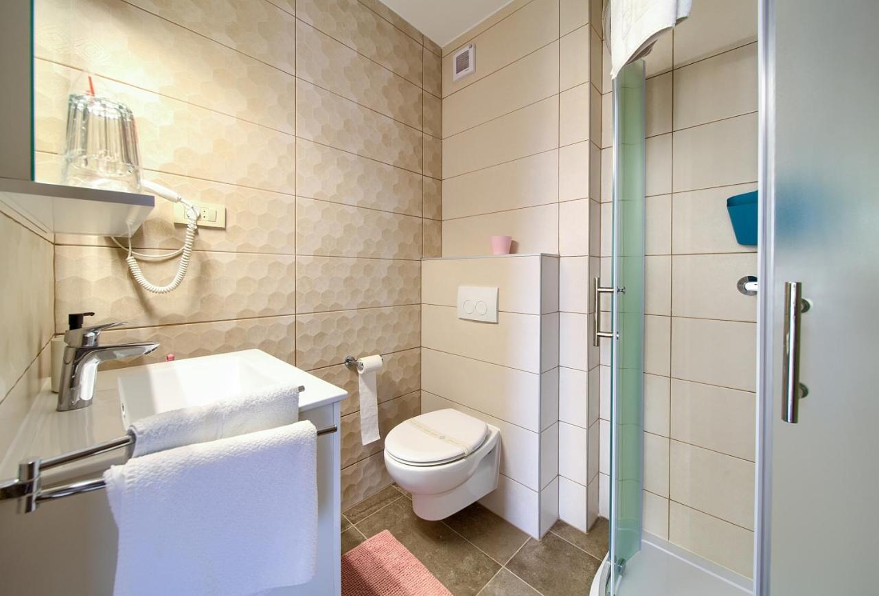Apartmani Dal Malinska Ngoại thất bức ảnh