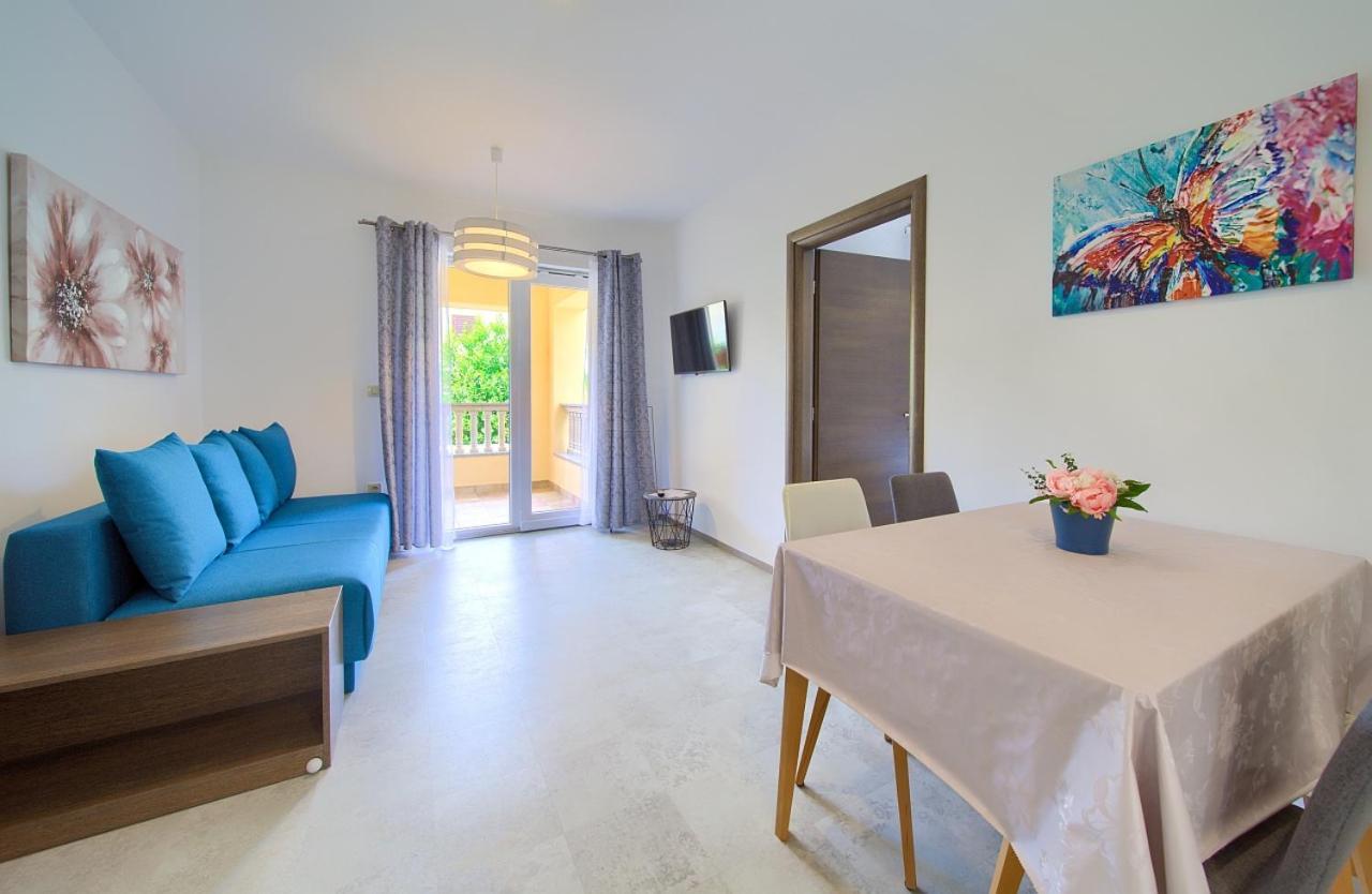 Apartmani Dal Malinska Ngoại thất bức ảnh