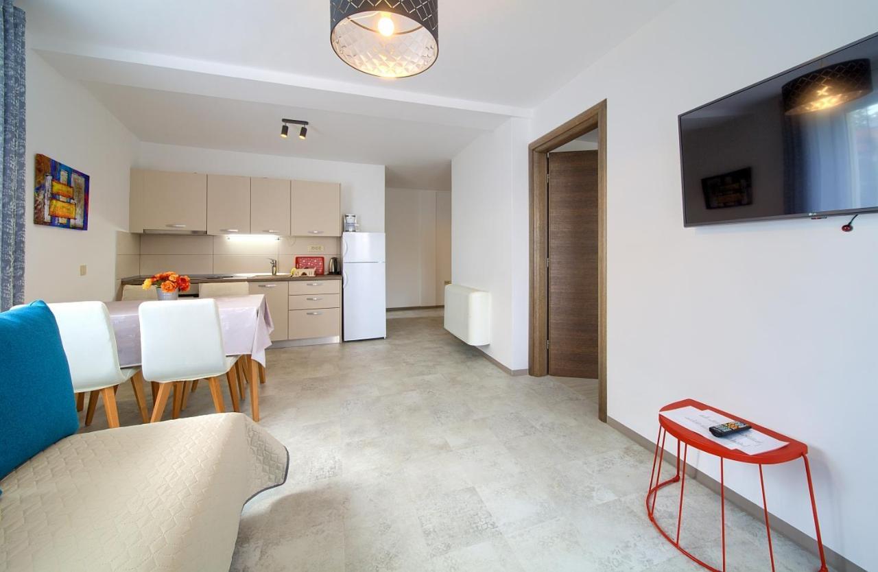 Apartmani Dal Malinska Ngoại thất bức ảnh
