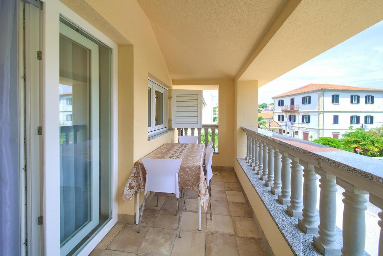 Apartmani Dal Malinska Ngoại thất bức ảnh